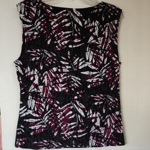 NWOT. Muticolors Sleeveless Lady Top.